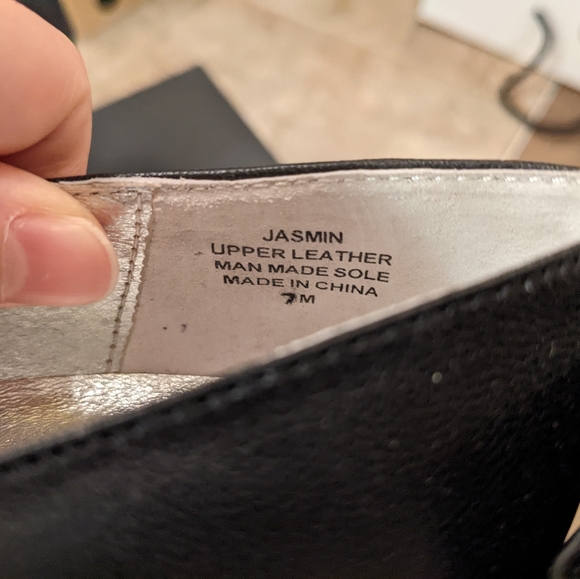 Stunning Bebe black leather heels with bow detail women size 7 - Picture 3 of 5